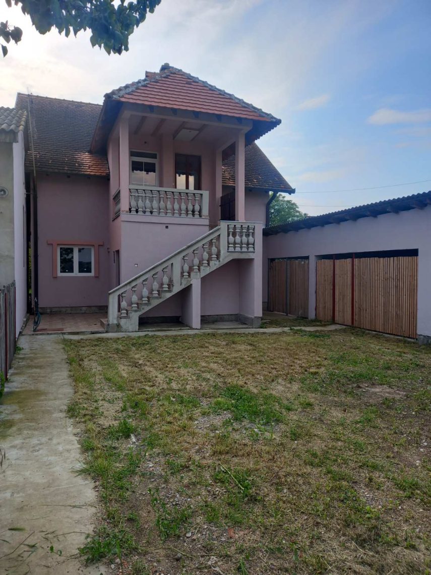 Izdajem kucu 100 m2  u Pocerskom Pricinovicu