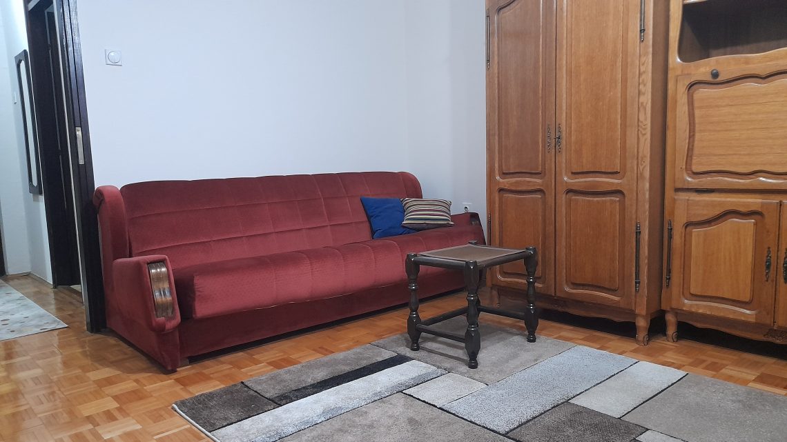 Izdaje se stan na Trkalištu