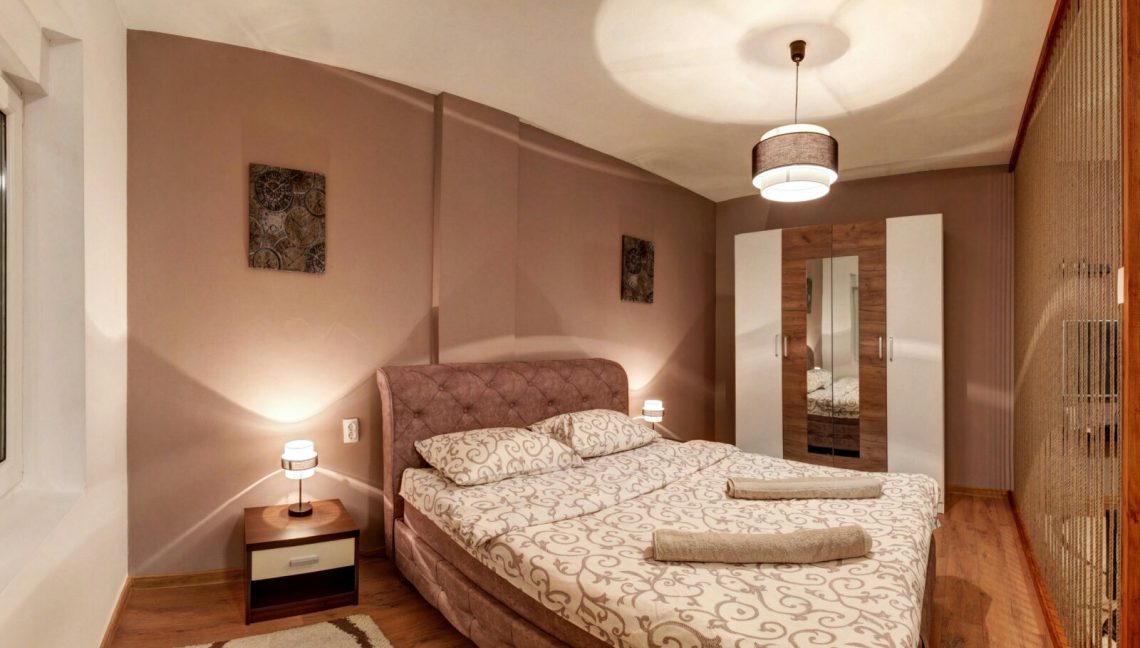 Izdajem jednosoban stan u centru