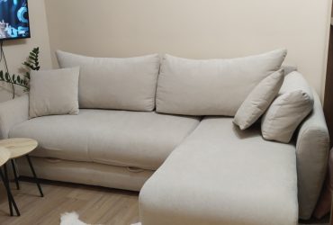 Como ugaona garnitura