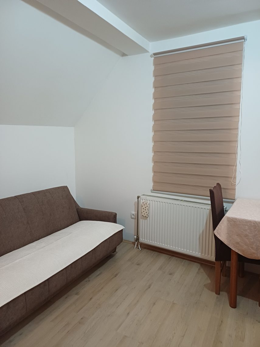 Nameštena garsonjera u centru Šapca