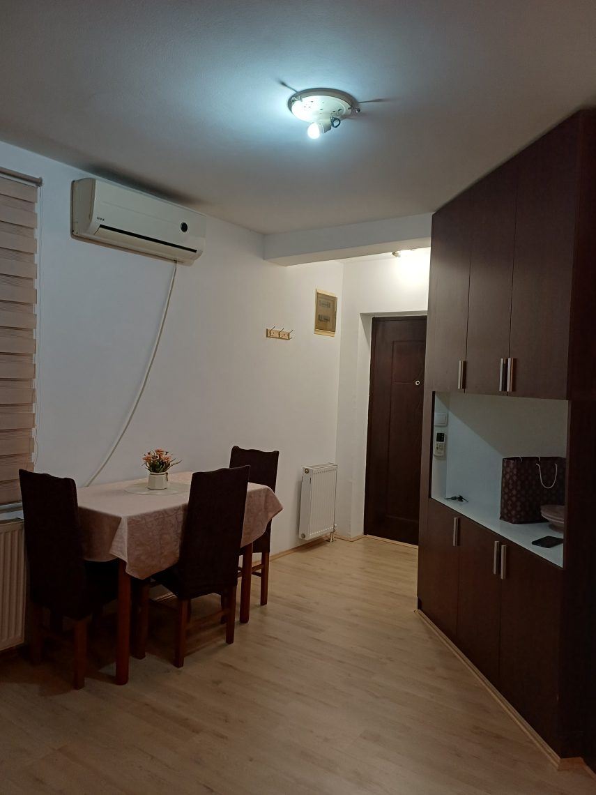 Nameštena garsonjera u centru Šapca