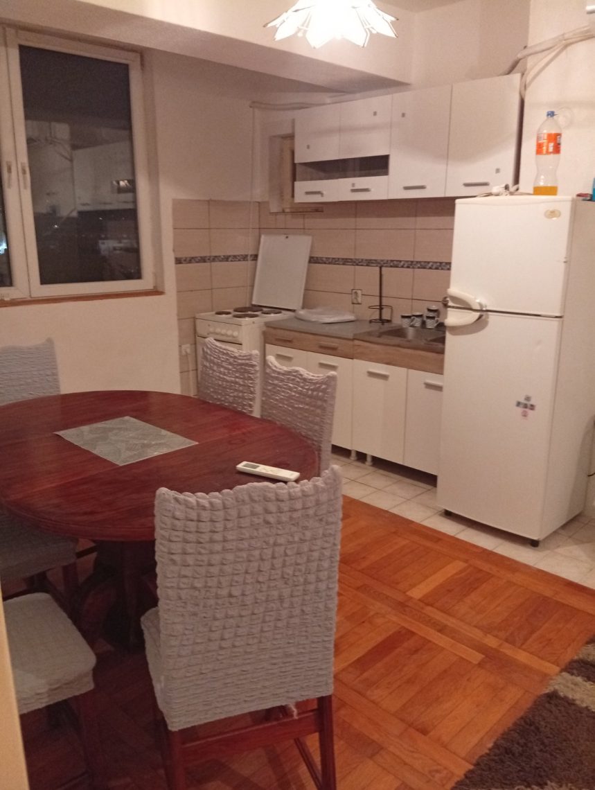 Izdajem jednosoban stan