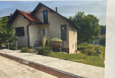 Izdaje se Prizemlje kuce na Sanac 1 kod Spomenika Vojvode Stepe