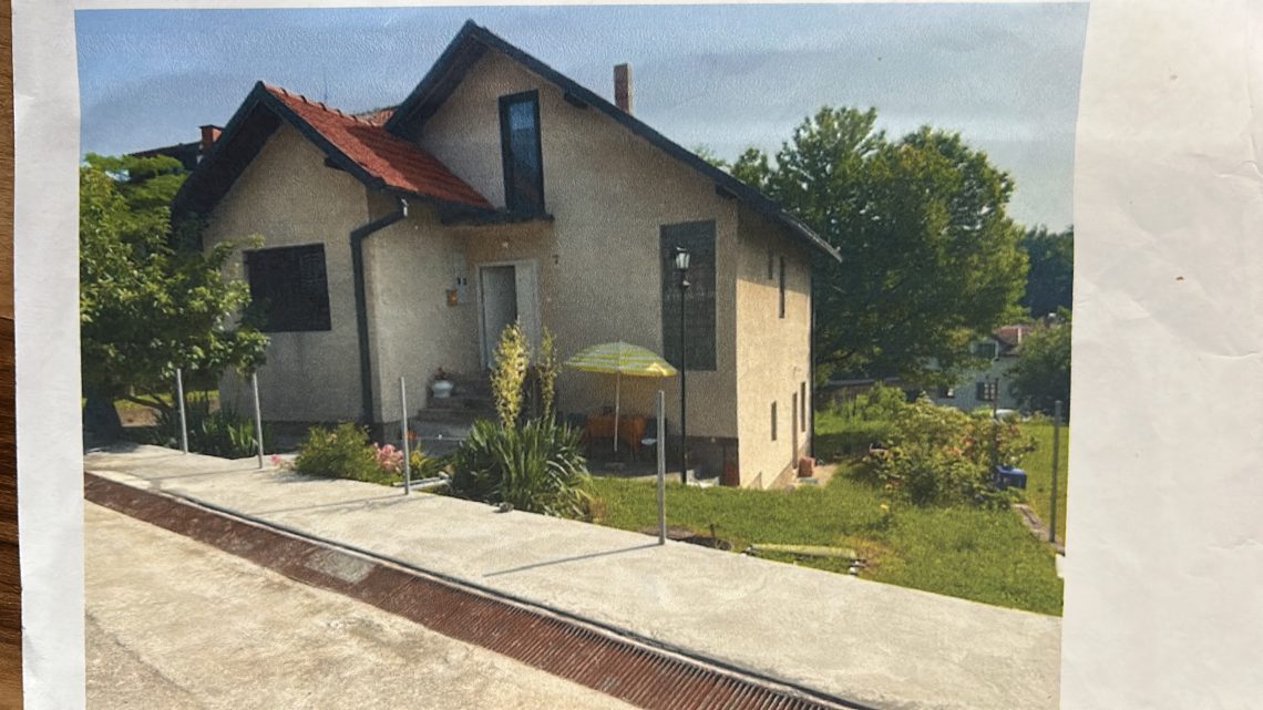 Izdaje se Prizemlje kuce na Sanac 1 kod Spomenika Vojvode Stepe