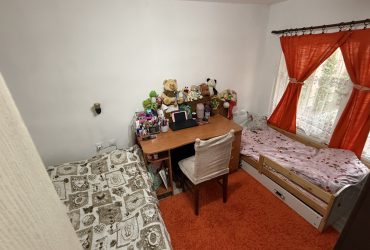 Izdajem dvosobnu namestenu kucu blizu centra