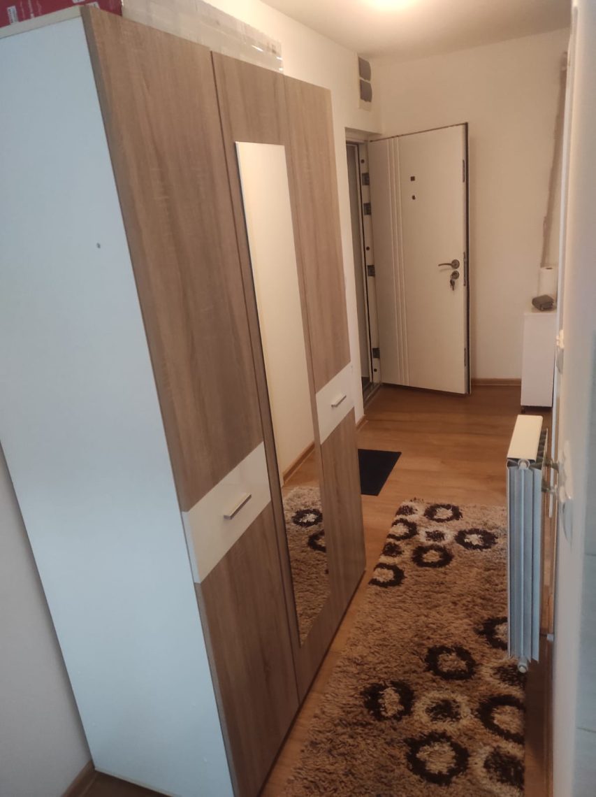 Izdajem manji jednoiposoban stan u Loznici