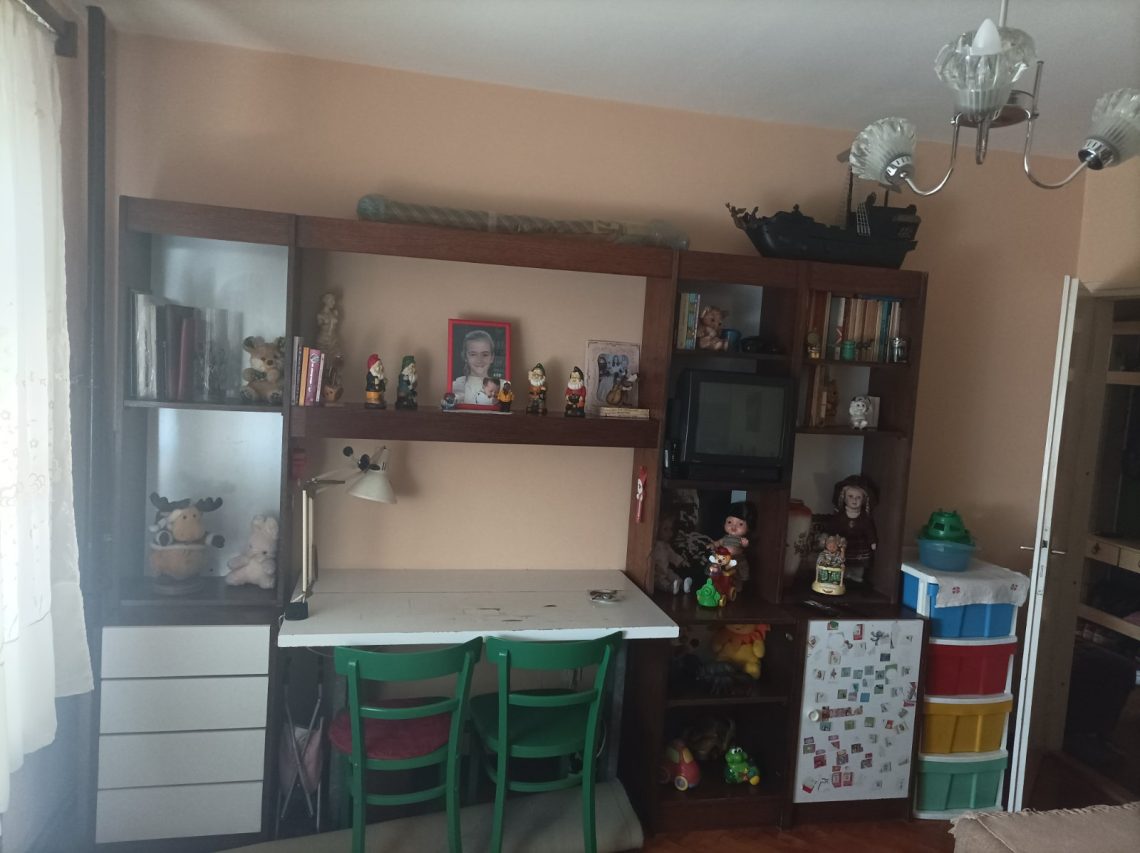 Izdajem sobu učenici