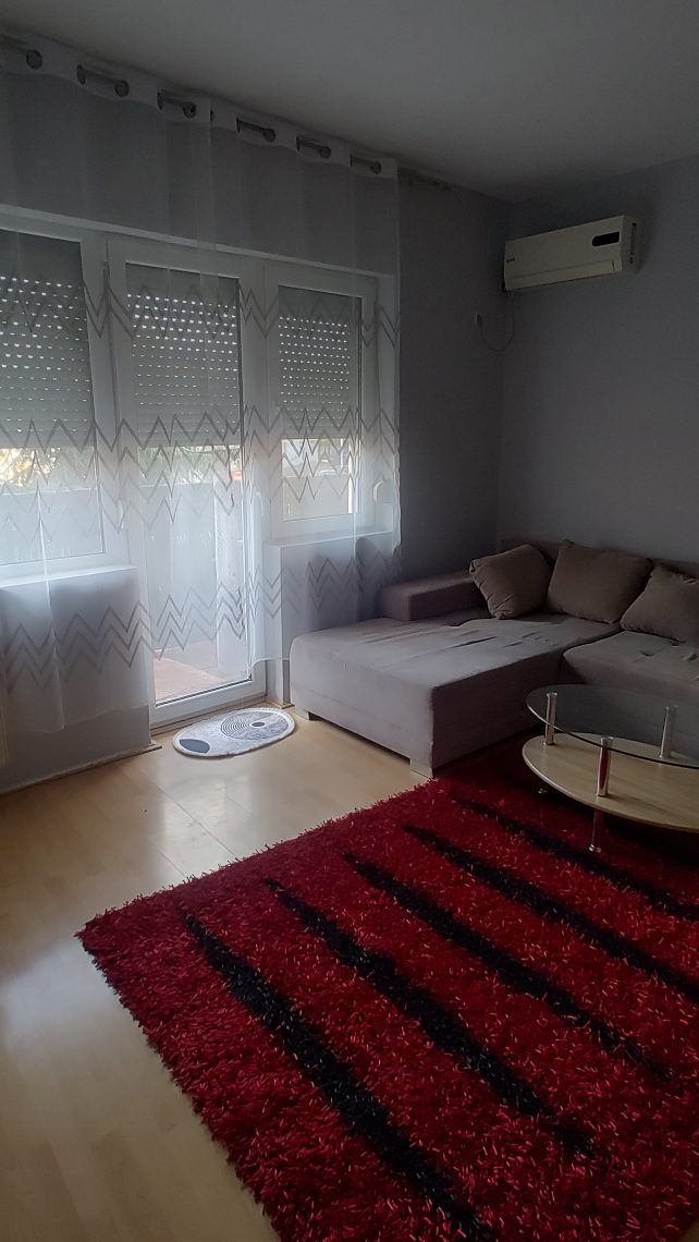 Izdajem stan u centru Šapca