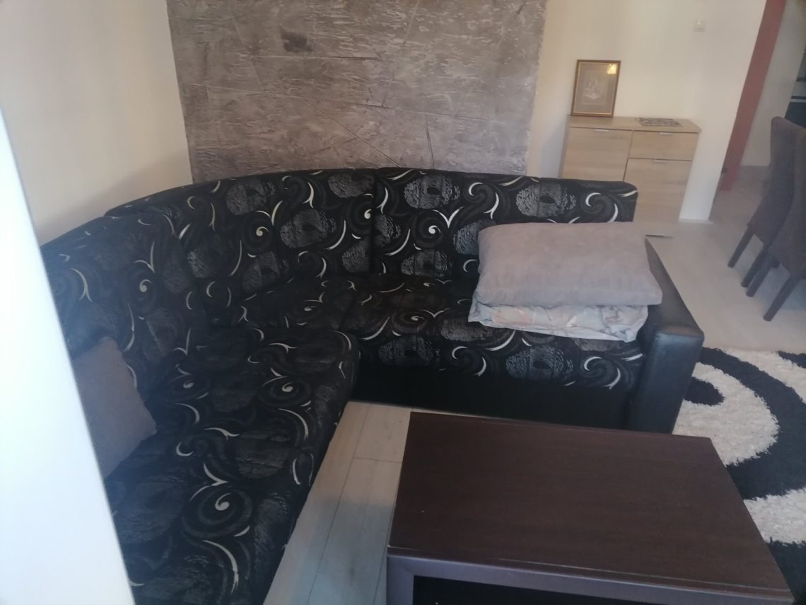 Izdajem garsonjeru u Loznici