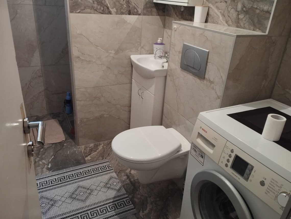 Izdaje se stan u Benskoj Bari u Šapcu