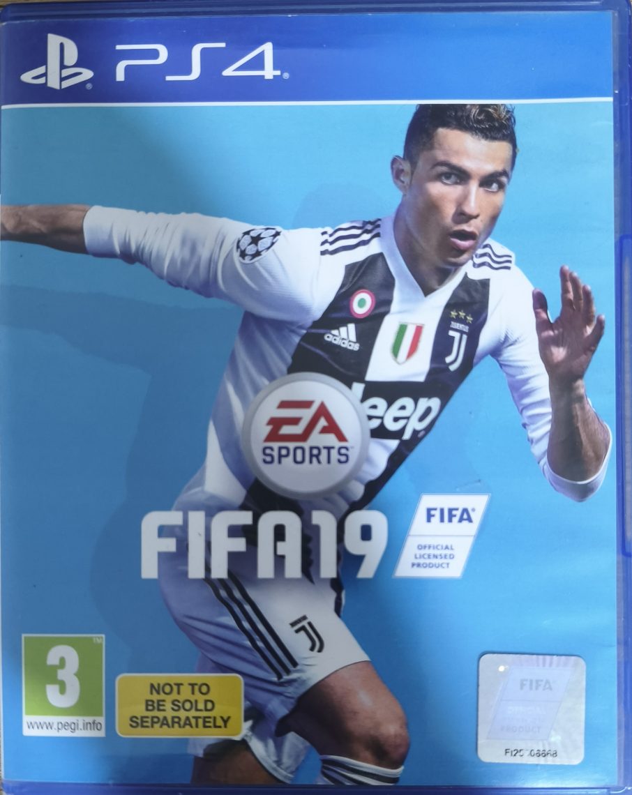 Prodajem Sony PS4 sa 6 igrica