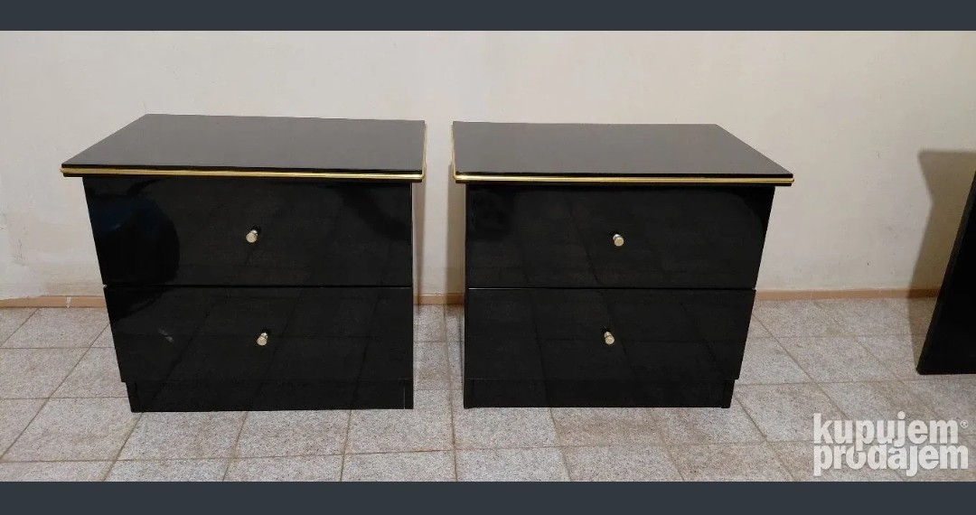 Radni sto,dve komode i ogledalo