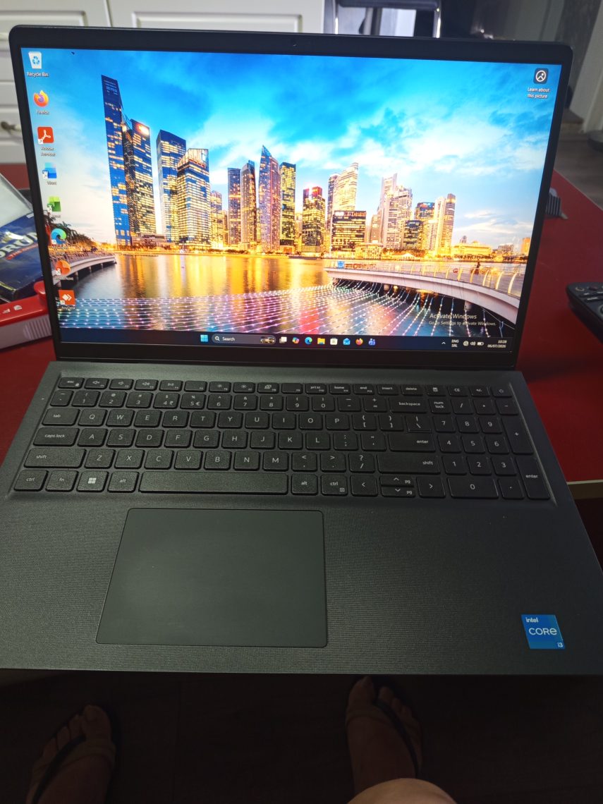 Dell laptop PRODAJEM
