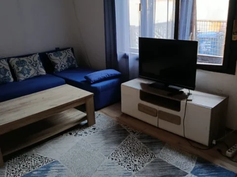 Izdaje se stan