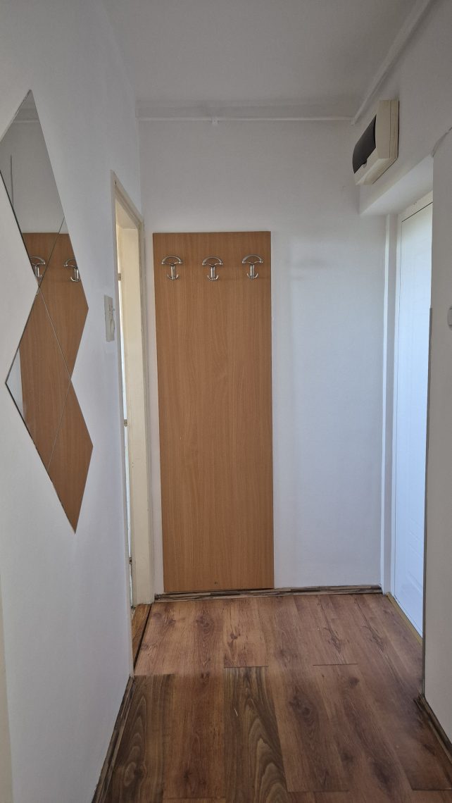 Izdajem nameštenu garsonjeru u Loznici