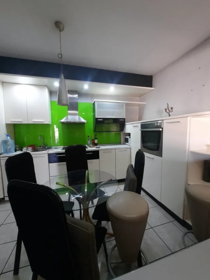 Izdavanje smeštaja za radnike u centru Šapca(131m2) – slika 7