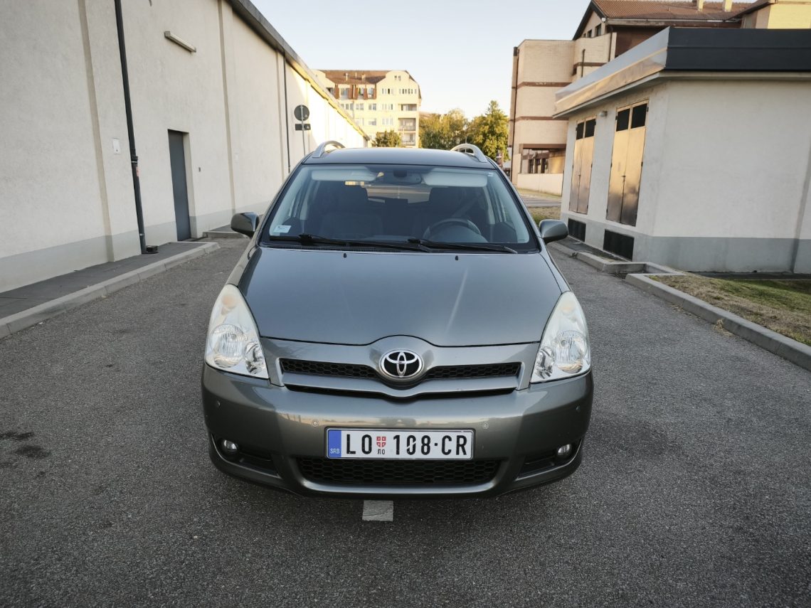 Toyota Corolla Verso 1.8 VVT-i – 7 sedišta – bez ulaganja