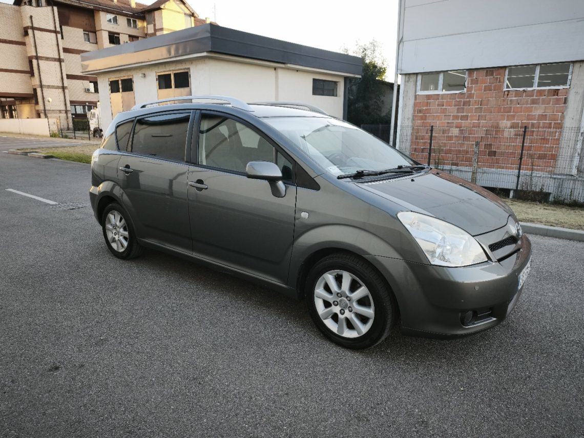 Toyota Corolla Verso 1.8 VVT-i – 7 sedišta – bez ulaganja