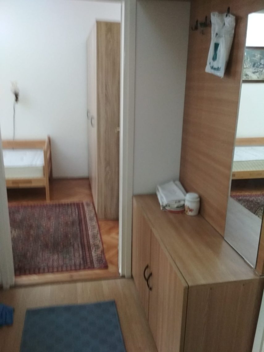 Izdajem stan Zvezdara 35m2
